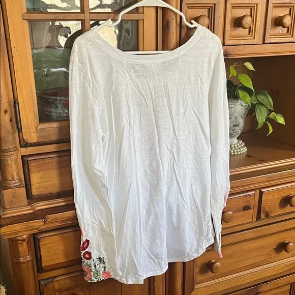 Sundance White Floral Embroidered Blouse - Picture 2 of 4